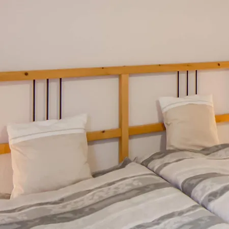 Casa de Férias Gartenbungalow In *