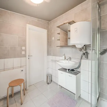 Gartenbungalow In * ブランケンフェルデ＝マーロウ